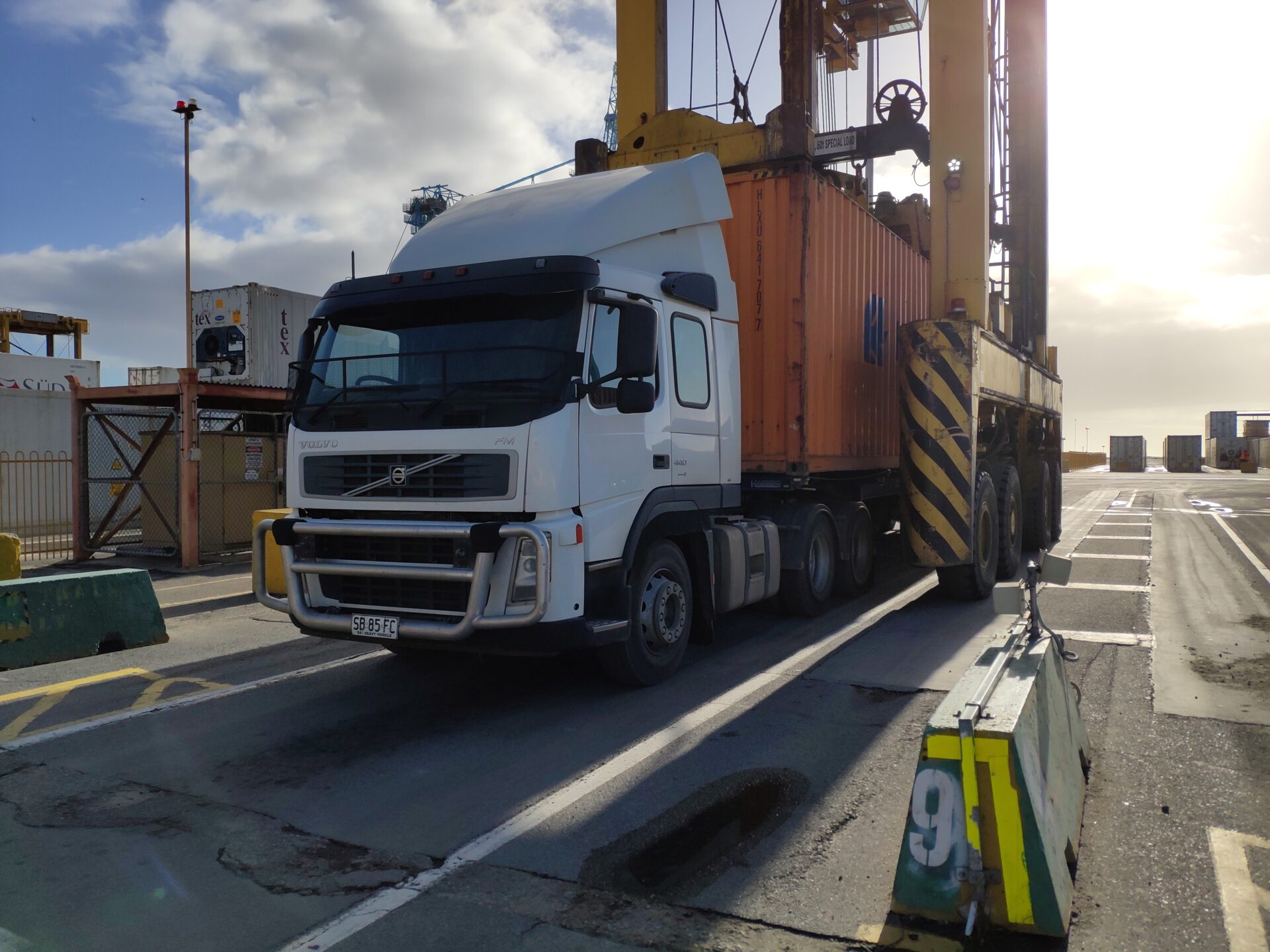 How Does RFID Track Between Locations? | RAMP RFID